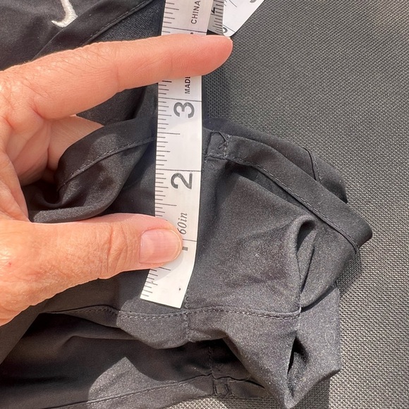 Nike Black Athletic Shorts Moisture-Wicking Lightweight Design - Picture 3 of 4